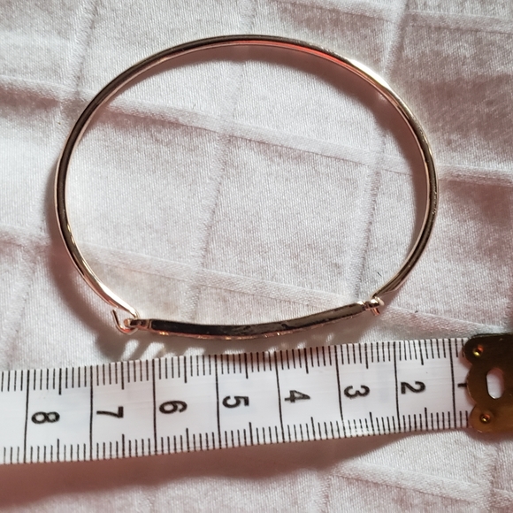 GUESS Authentic Gold Bracelet - Picture 11 of 14